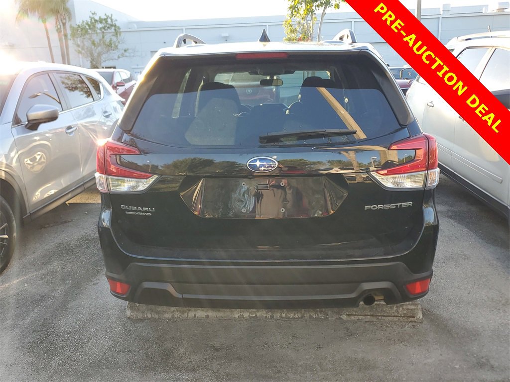 Used 2023 Subaru Forester Premium image 8
