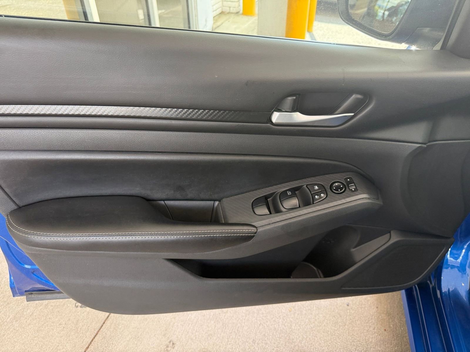 Used 2025 Nissan Altima 2.5 SV FWD image 18