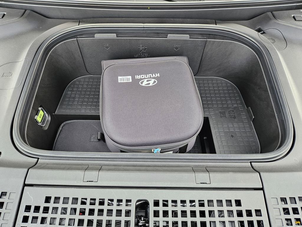 New 2026 Hyundai Ioniq 9 Calligraphy image 32