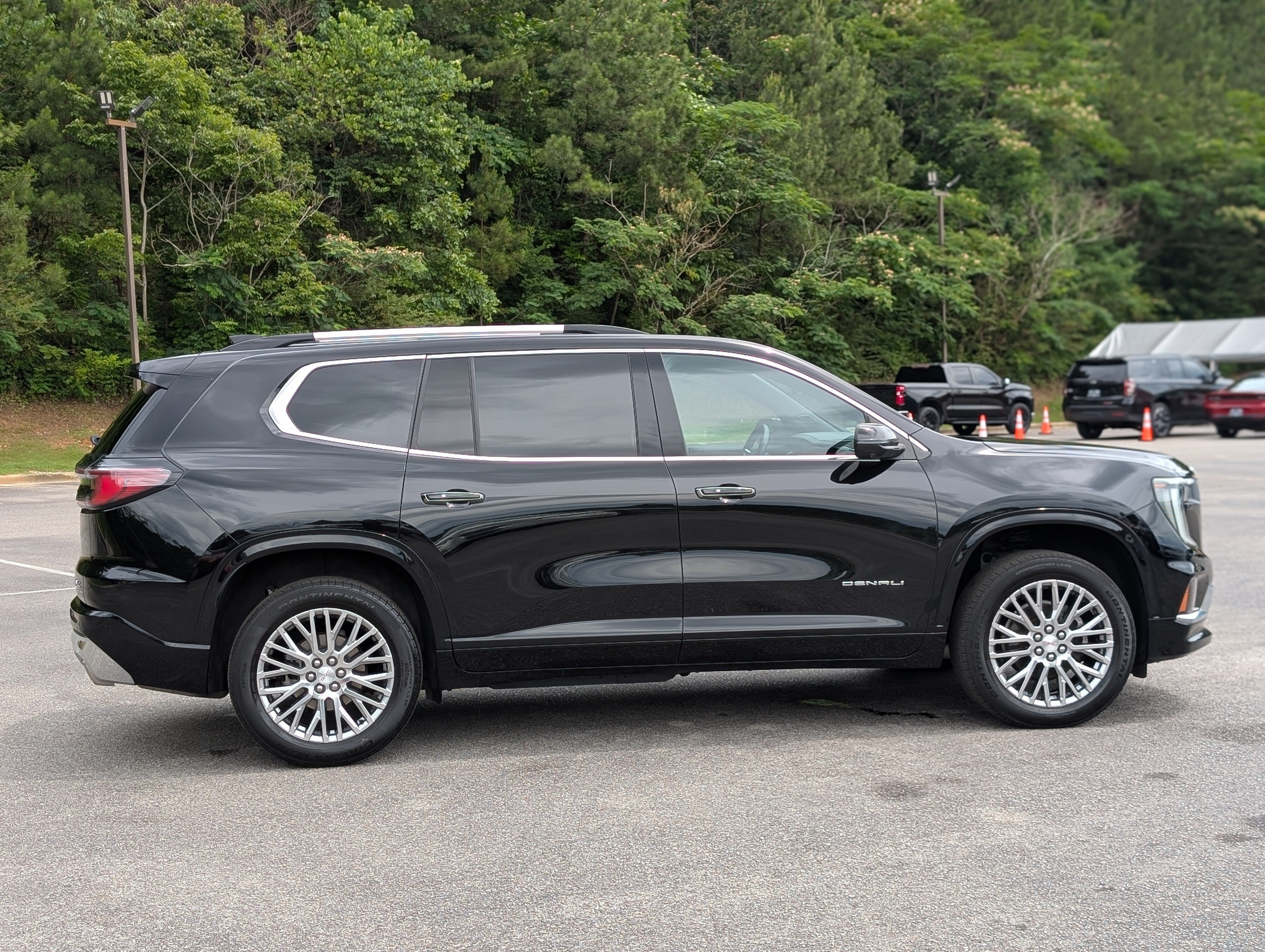 Used 2024 GMC Acadia Denali FWD image 10