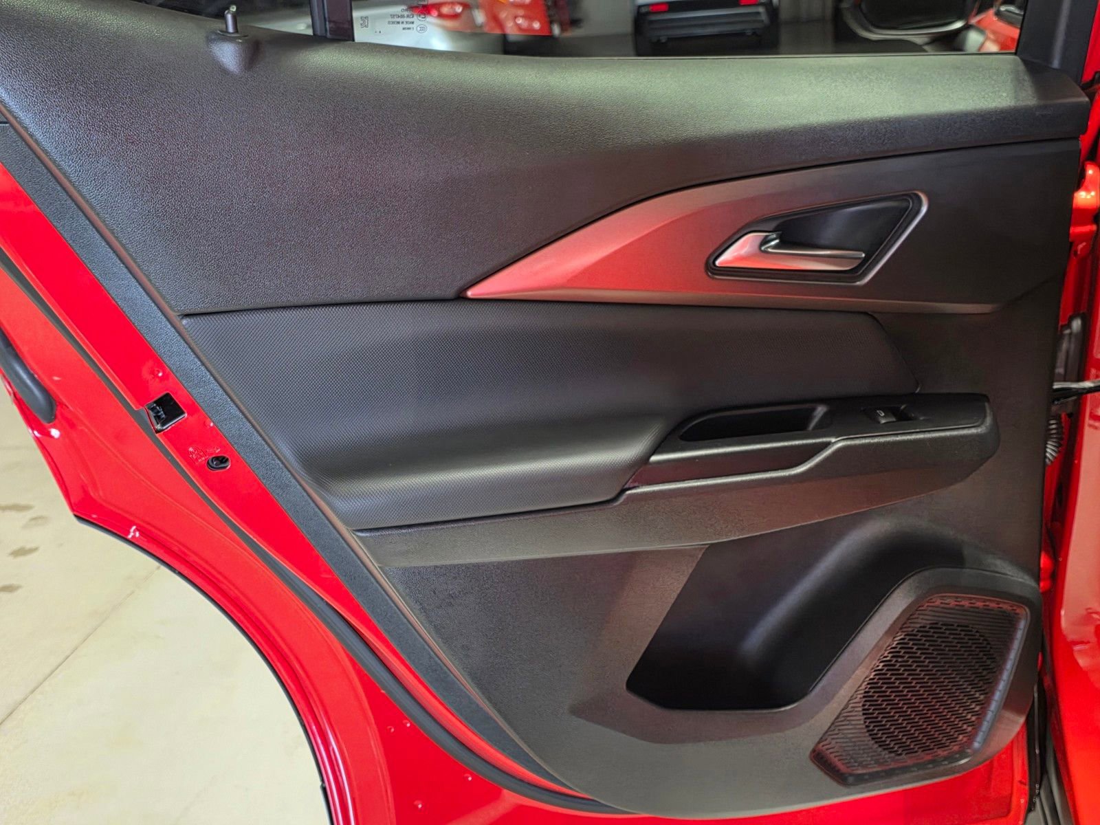 Used 2025 Chevrolet Equinox EV RS w/ Convenience Package II image 20