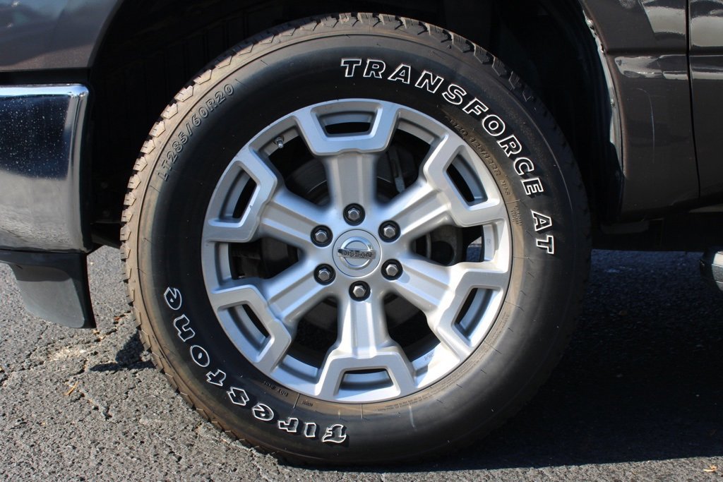 Used 2019 Nissan Titan SV w/ SV Convenience Package image 16