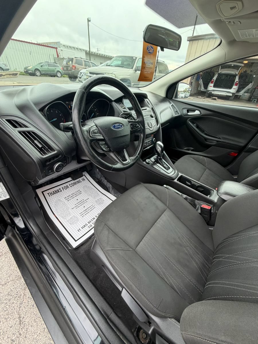 Used 2016 Ford Focus SE w/ SE Cold Weather Package FWD image 20
