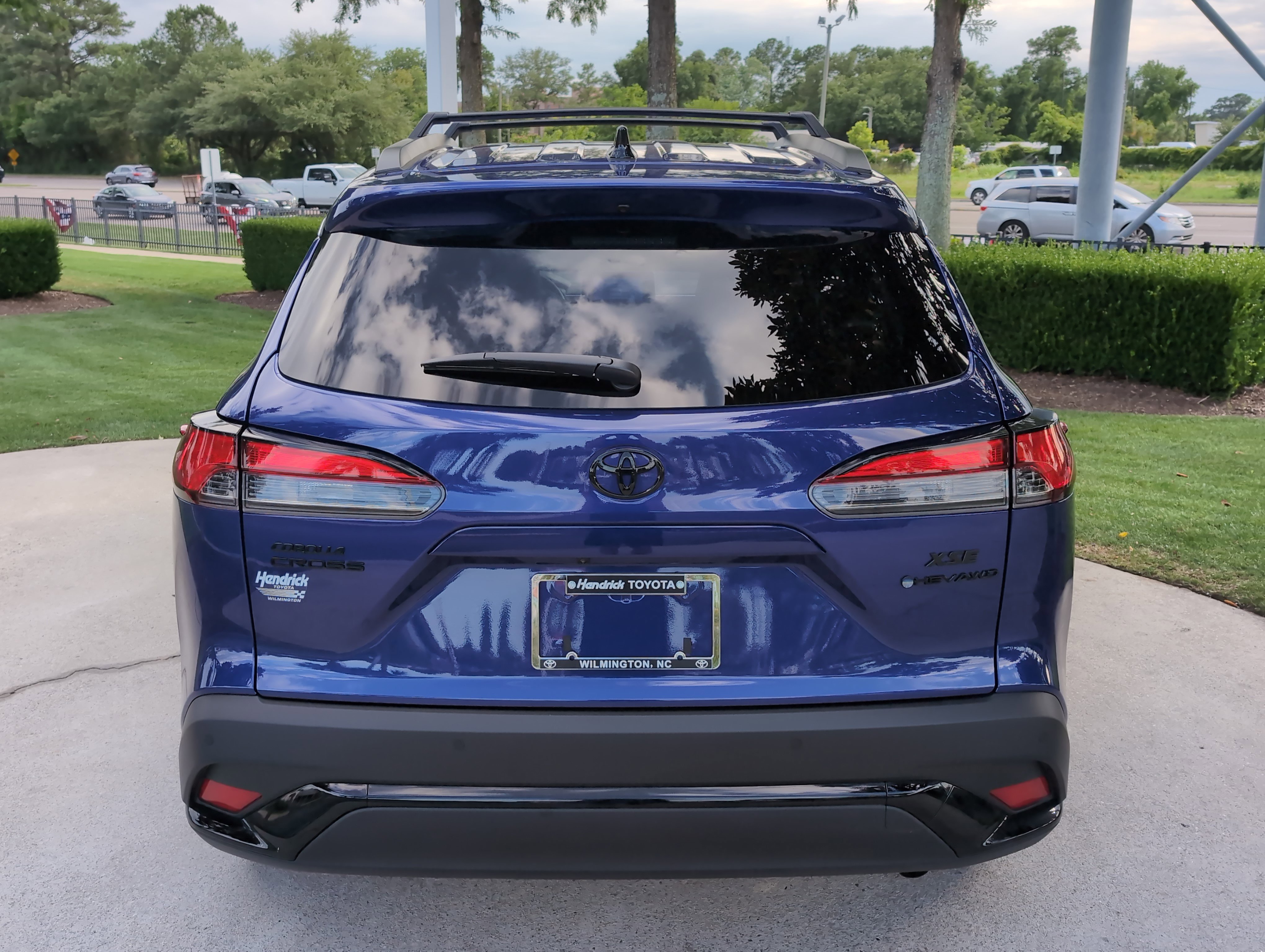 Used 2025 Toyota Corolla Cross AWD Hybrid w/ Convenience Package image 9