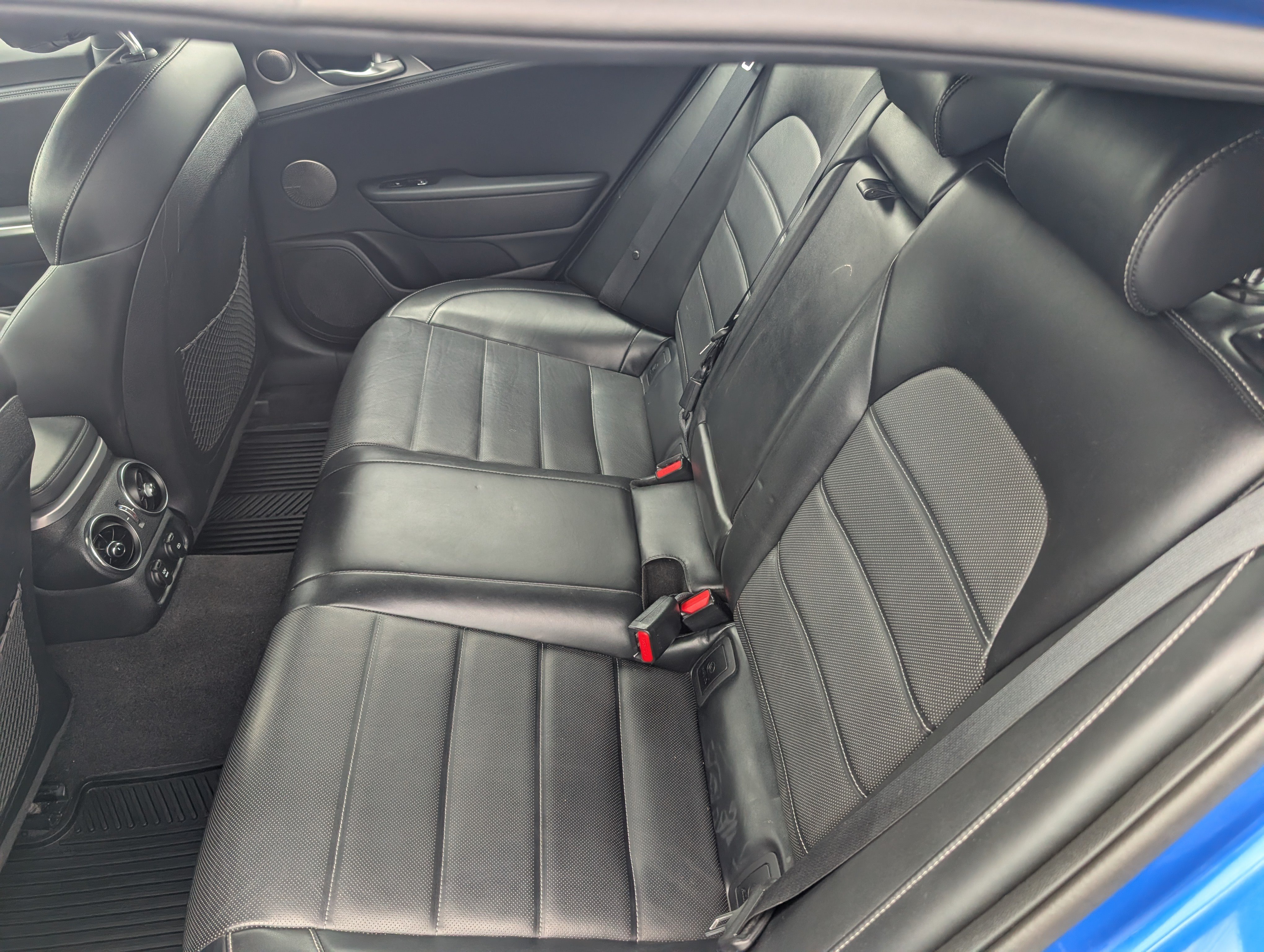 Used 2020 Kia Stinger GT2 AWD/4WD image 27