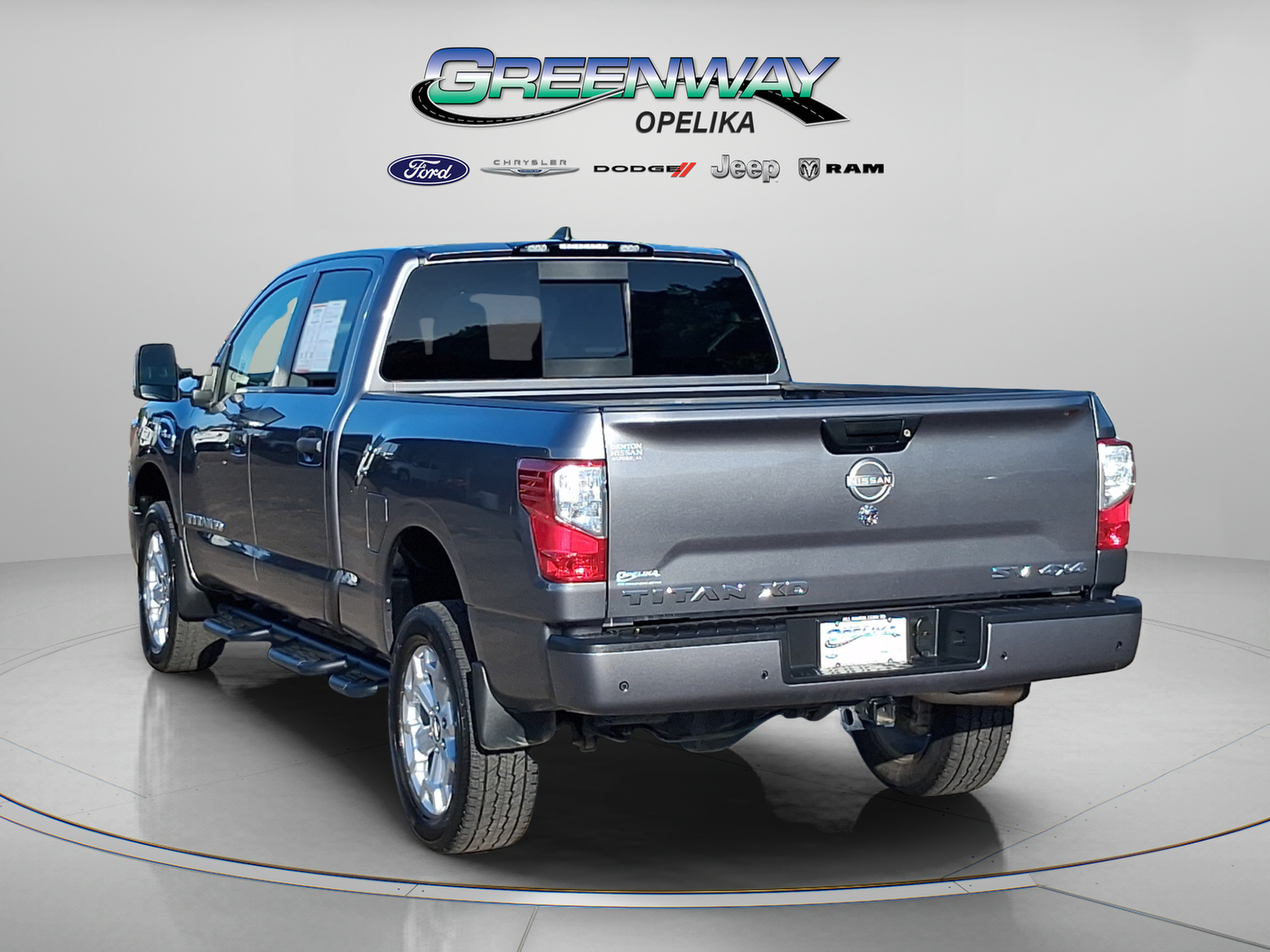 Used 2024 Nissan Titan SV w/ SV Convenience Package AWD/4WD image 5