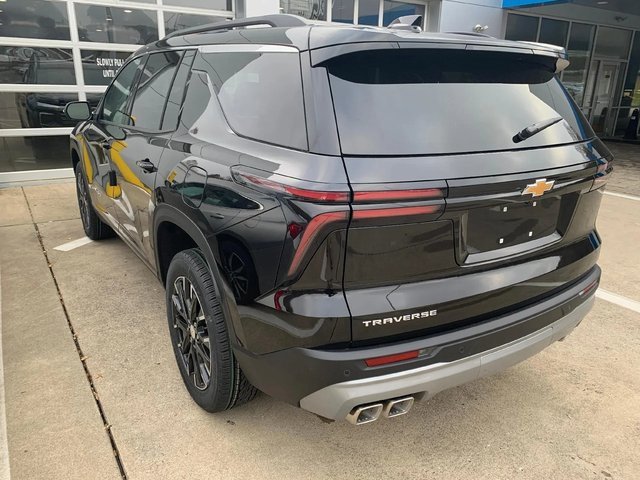 New 2026 Chevrolet Traverse LT w/ Sun and Wheel Package image 19