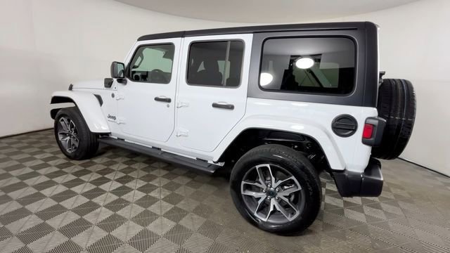 Used 2024 Jeep Wrangler Unlimited AWD/4WD image 7