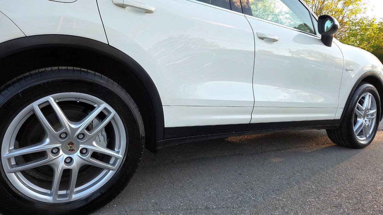 Used 2012 Porsche Cayenne S AWD/4WD image 16