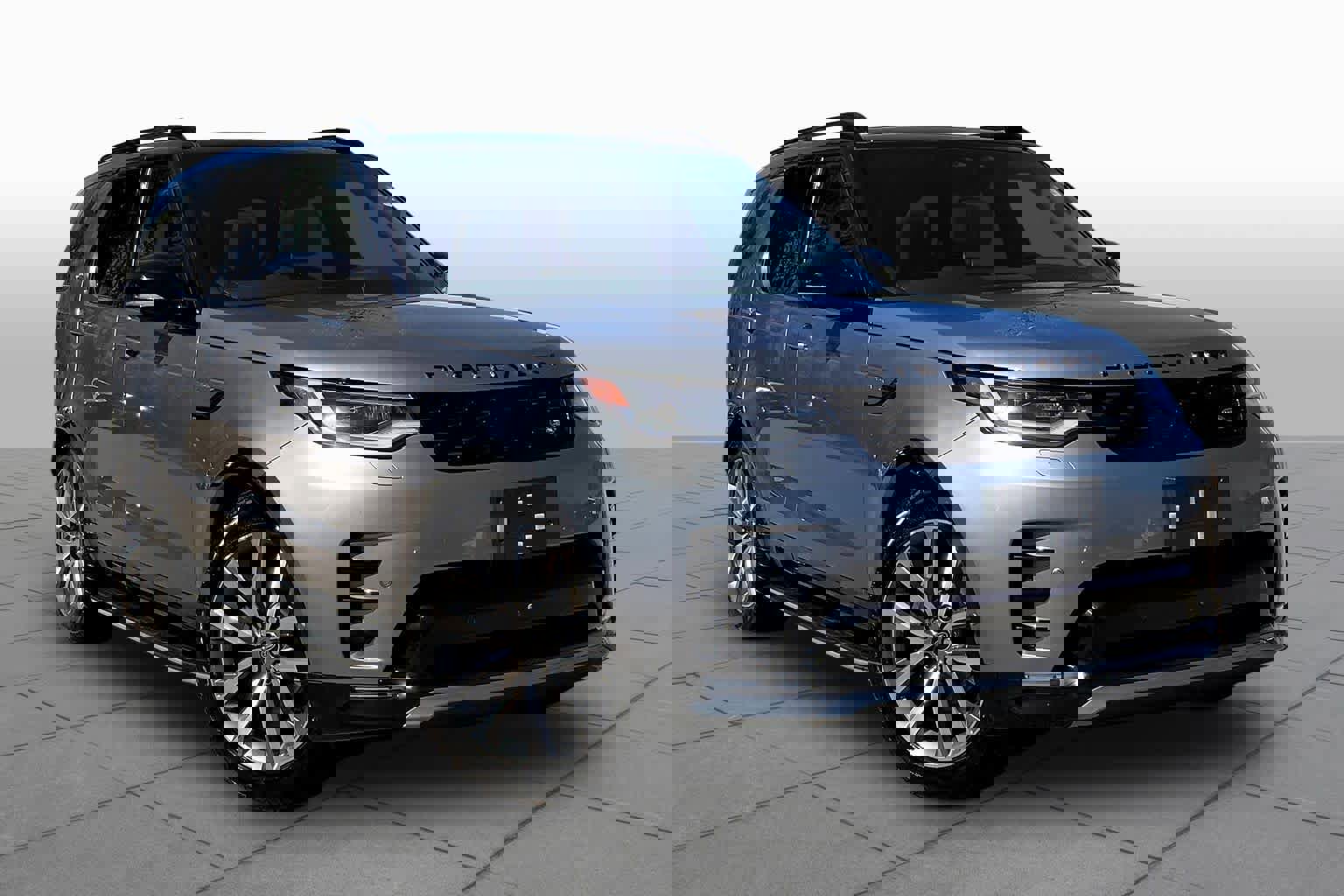 Used 2025 Land Rover Discovery Dynamic SE image 3