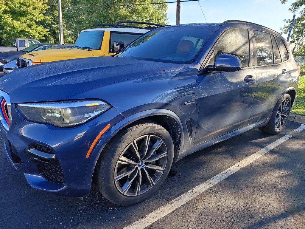 Used 2022 BMW X5 xDrive45e w/ M Sport Package AWD/4WD image 6