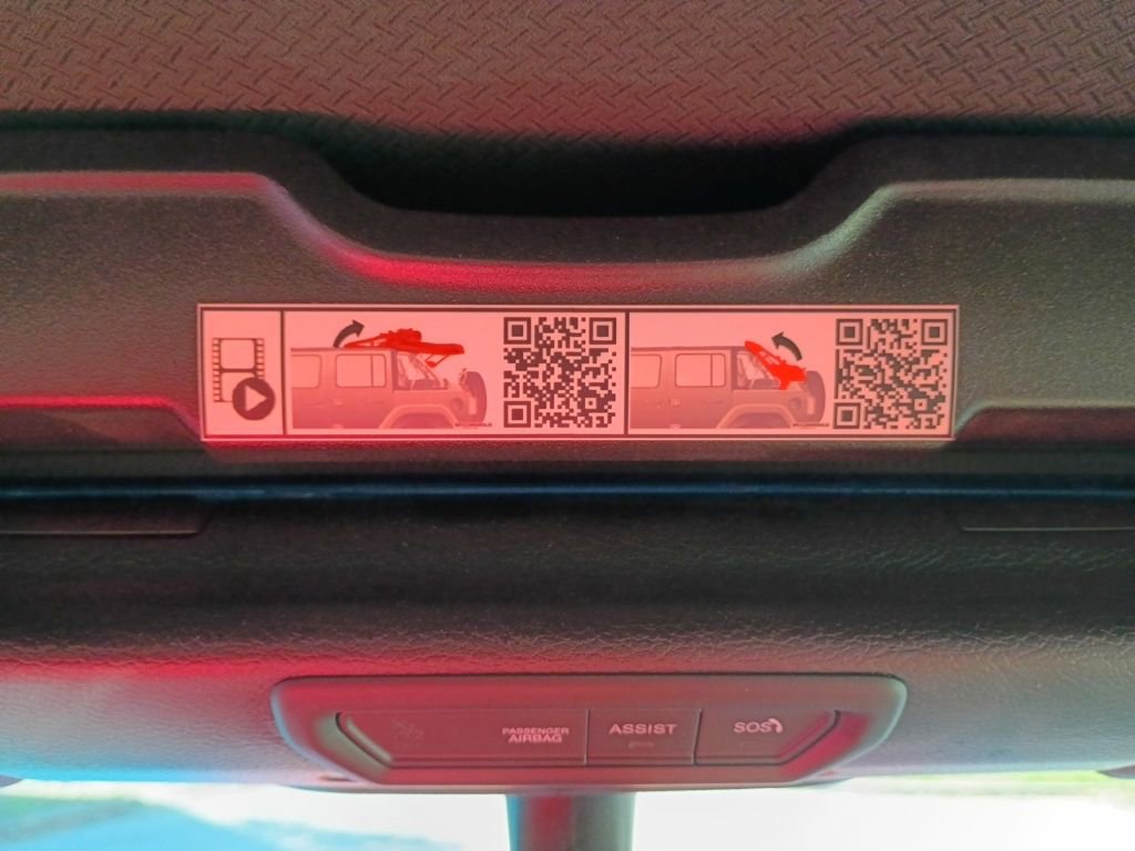 Used 2022 Jeep Wrangler Unlimited Sahara image 35