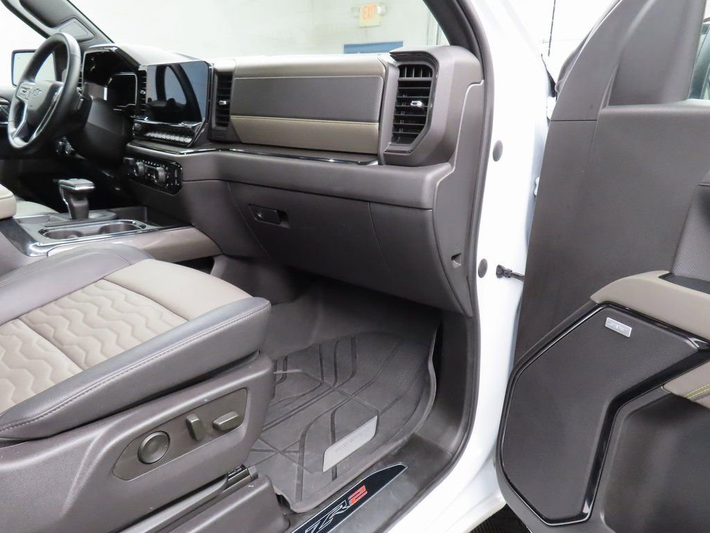 Used 2023 Chevrolet Silverado 1500 ZR2 image 34