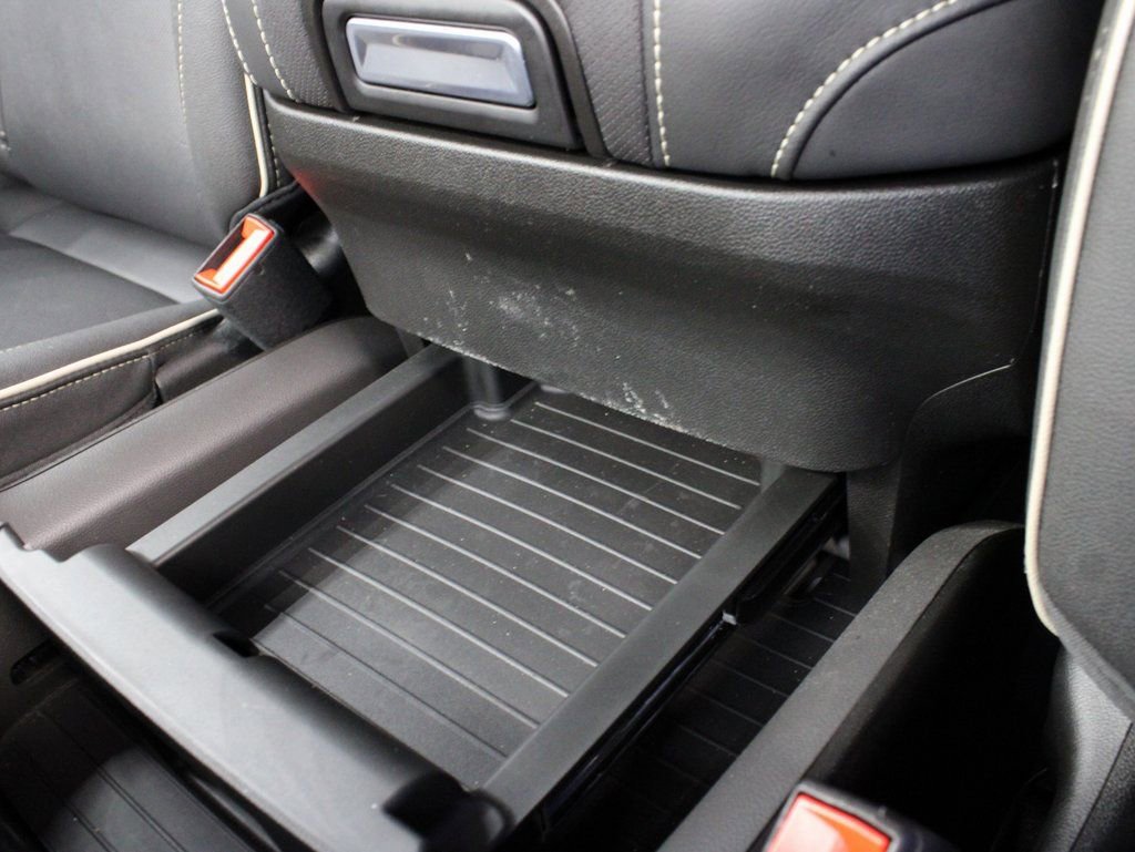 Used 2024 GMC Yukon XL SLT w/ SLT Luxury Package image 65