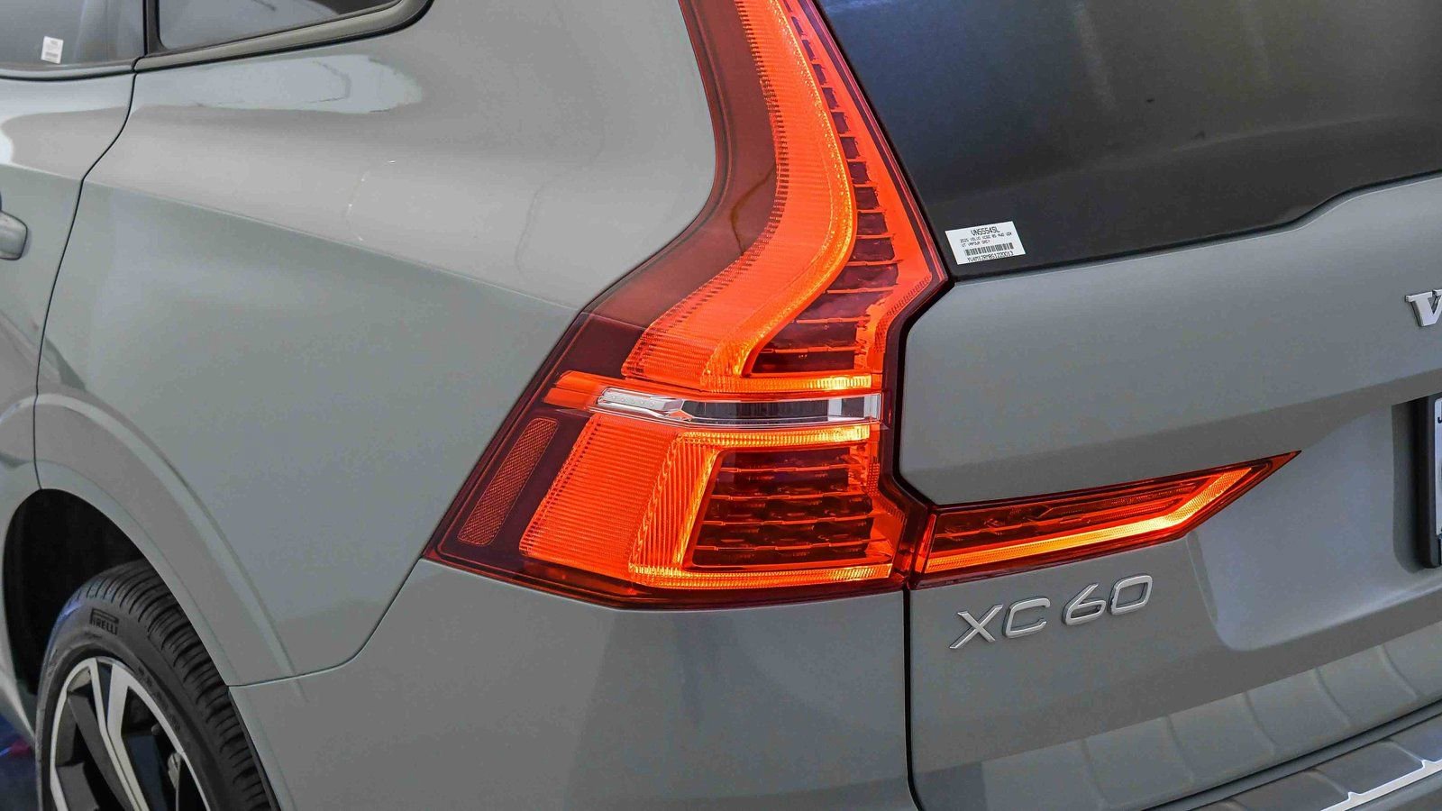 Certified 2025 Volvo XC60 B5 Ultra w/ Protection Package Premier image 11