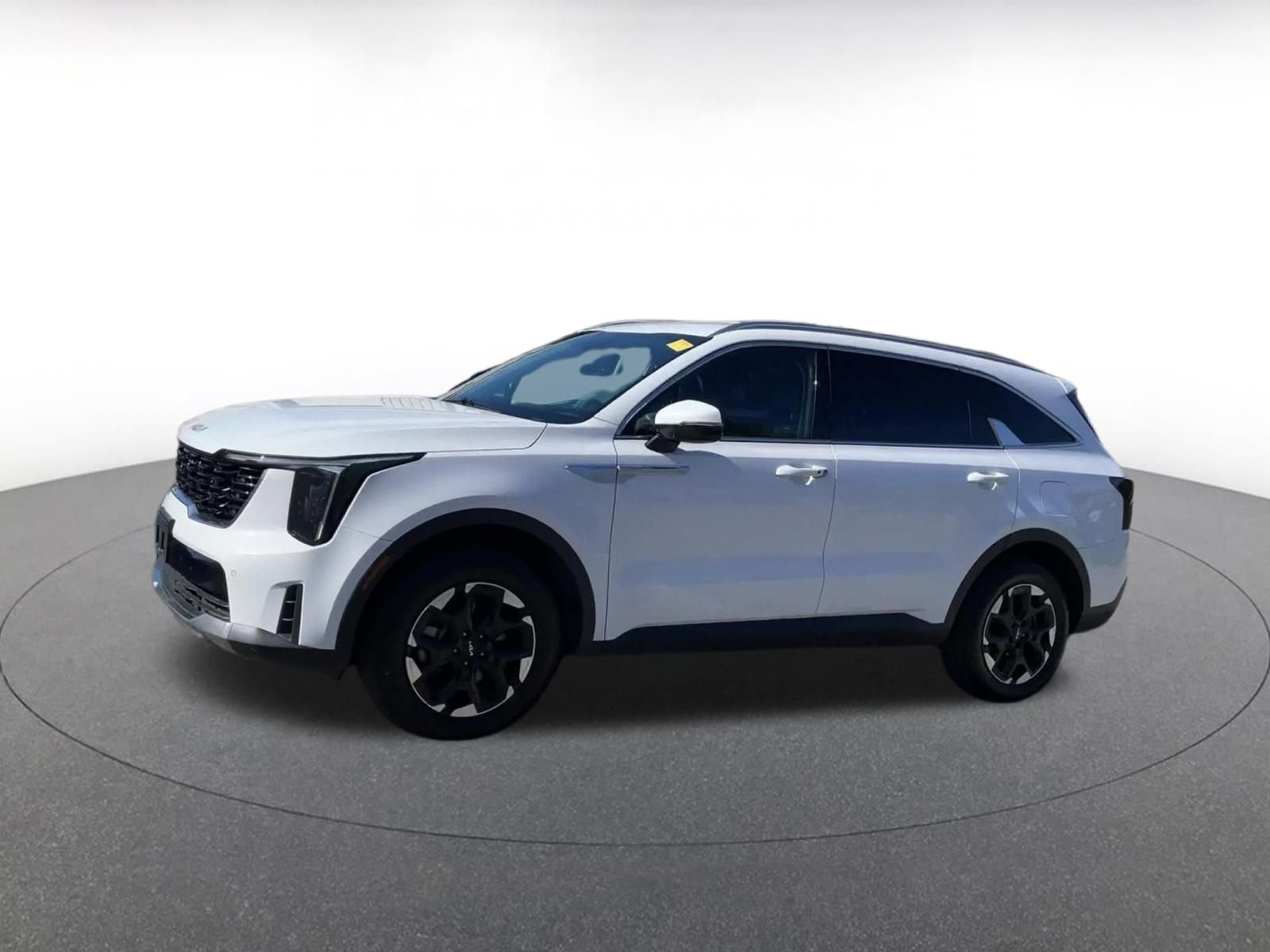 Used 2024 Kia Sorento S image 7