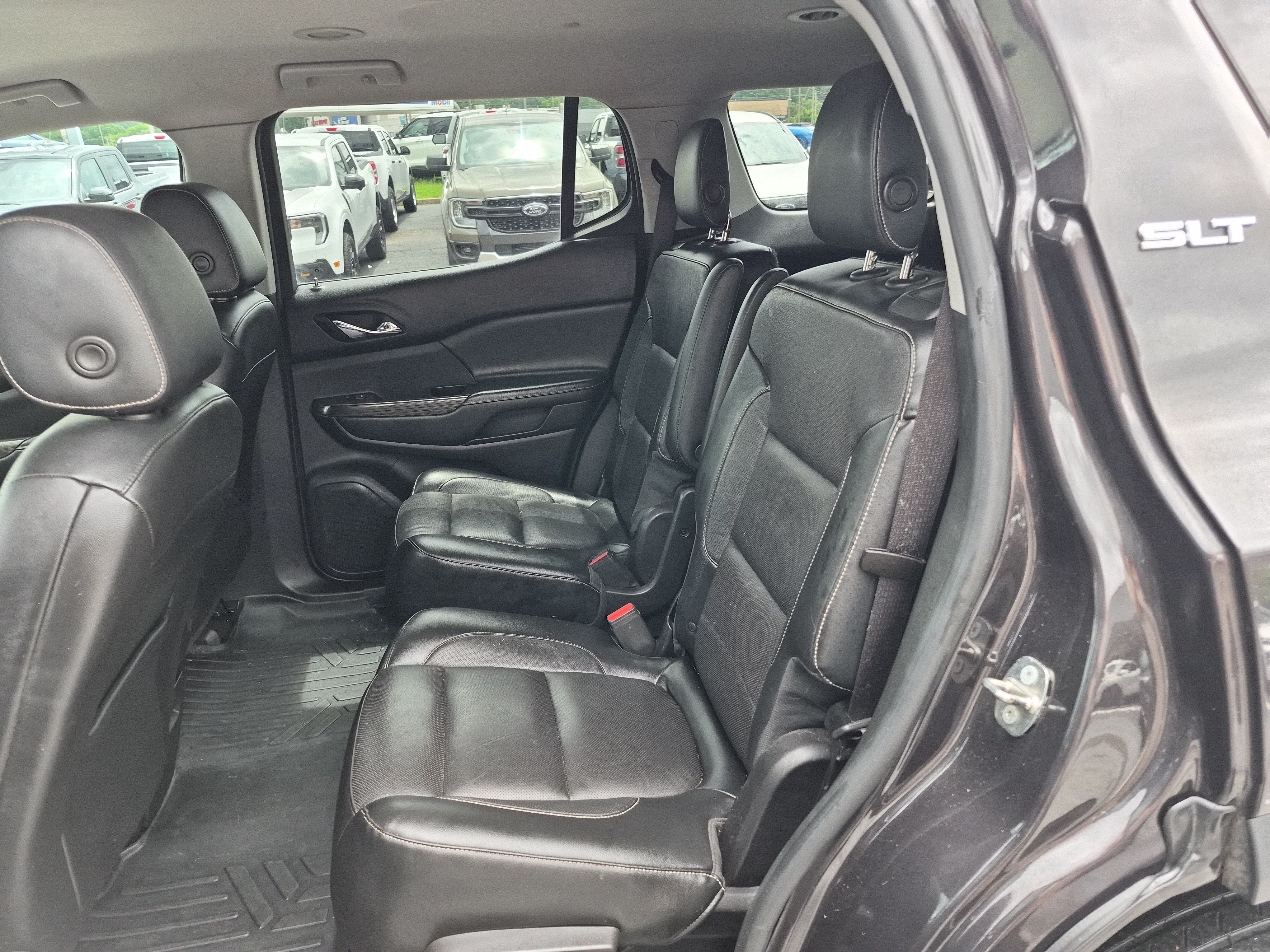 Used 2017 GMC Acadia SLT FWD image 14