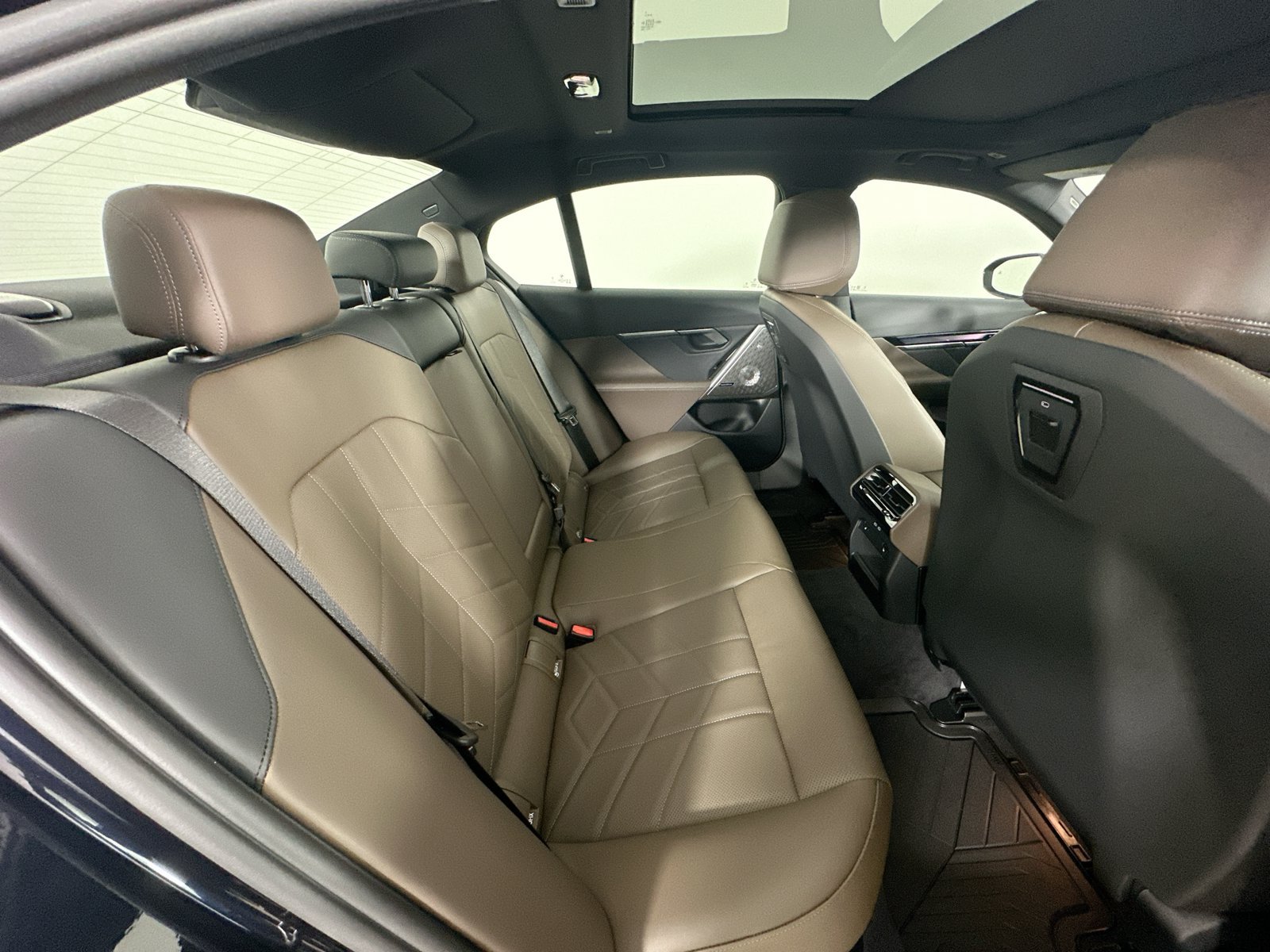 New 2027 BMW 530i xDrive w/ M Sport Package AWD/4WD image 44