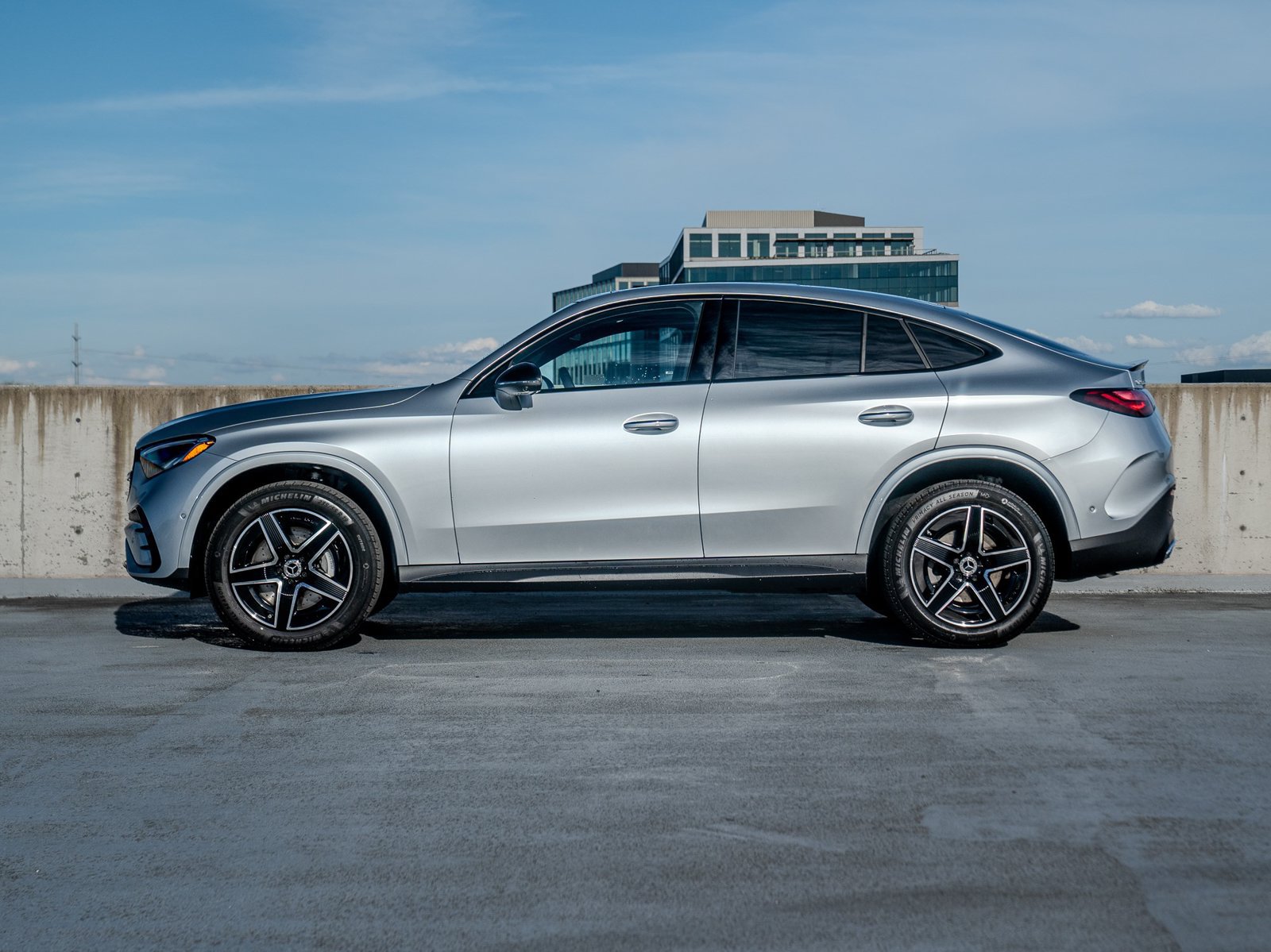 Used 2026 Mercedes-Benz GLC 300 4MATIC image 4