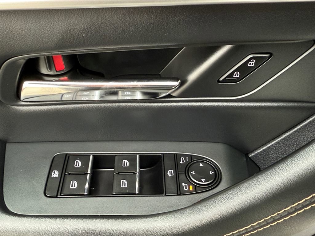 Used 2024 MAZDA CX-90 Plug-In Hybrid w/ Premium Plus image 11