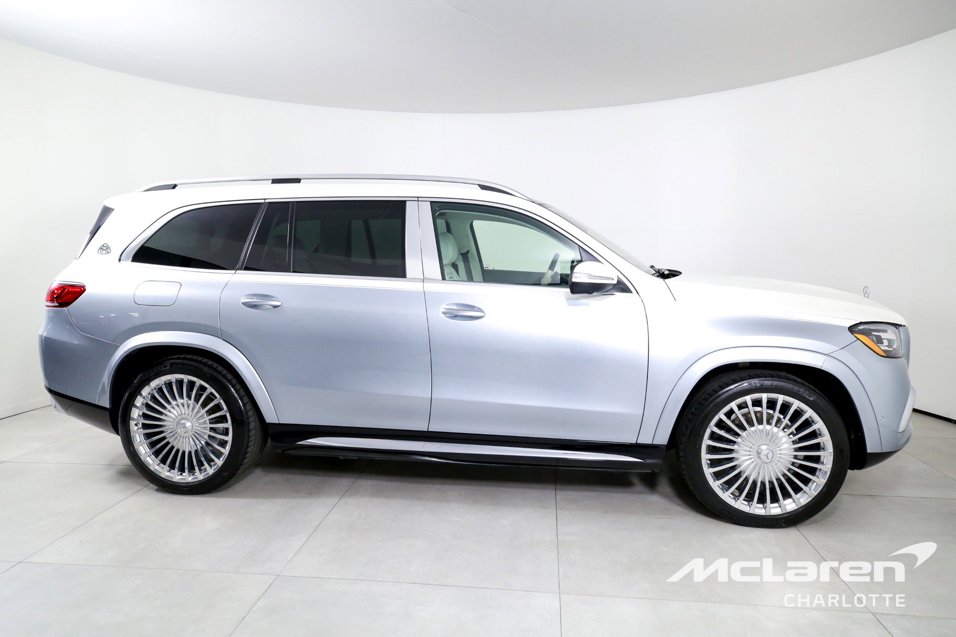 Used 2023 Mercedes-Benz Maybach GLS 600 4MATIC image 9