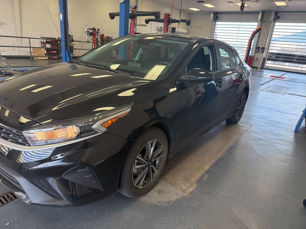 Used 2024 Kia Forte LXS w/ LXS Technology Package FWD image 4
