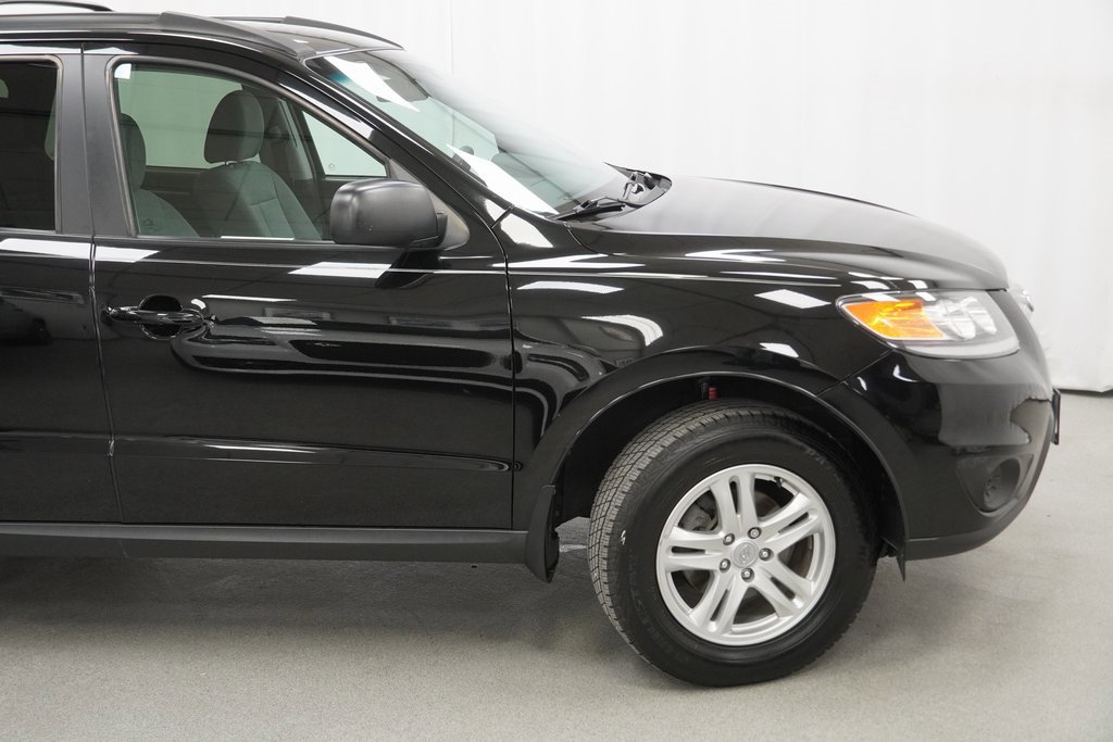 Used 2012 Hyundai Santa Fe GLS image 11