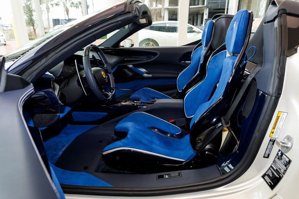 Used 2022 Ferrari SF90 Spider image 29