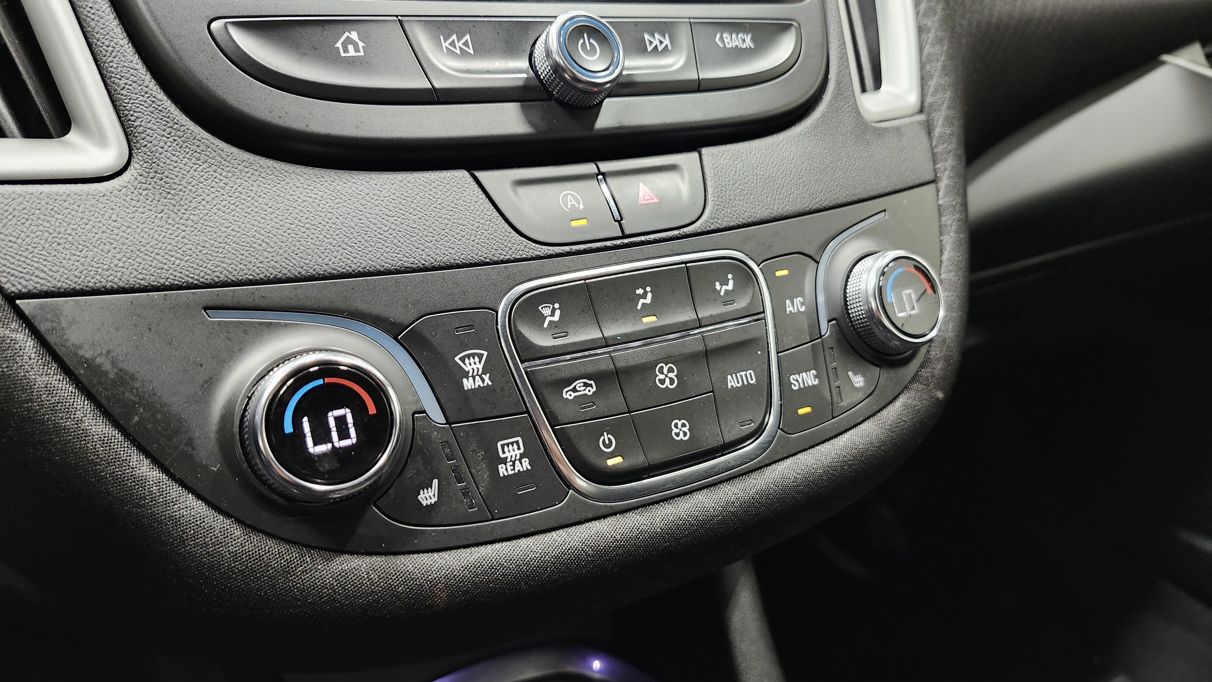 Used 2022 Chevrolet Malibu LT image 33