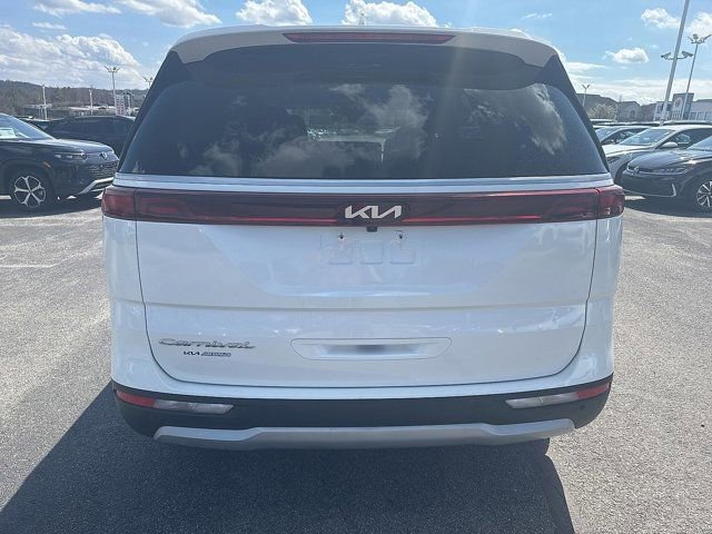 Used 2022 Kia Carnival LX image 4