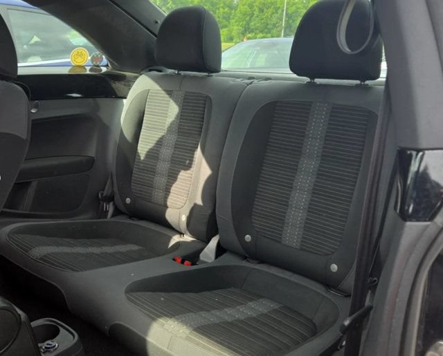 Used 2015 Volkswagen Beetle R-Line FWD image 4