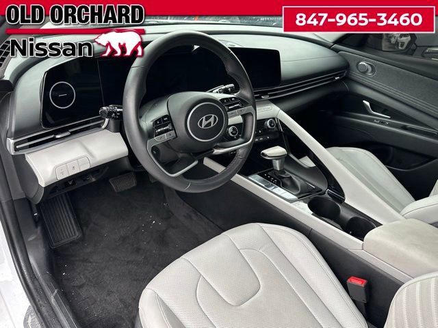 Used 2025 Hyundai Elantra Limited FWD image 15