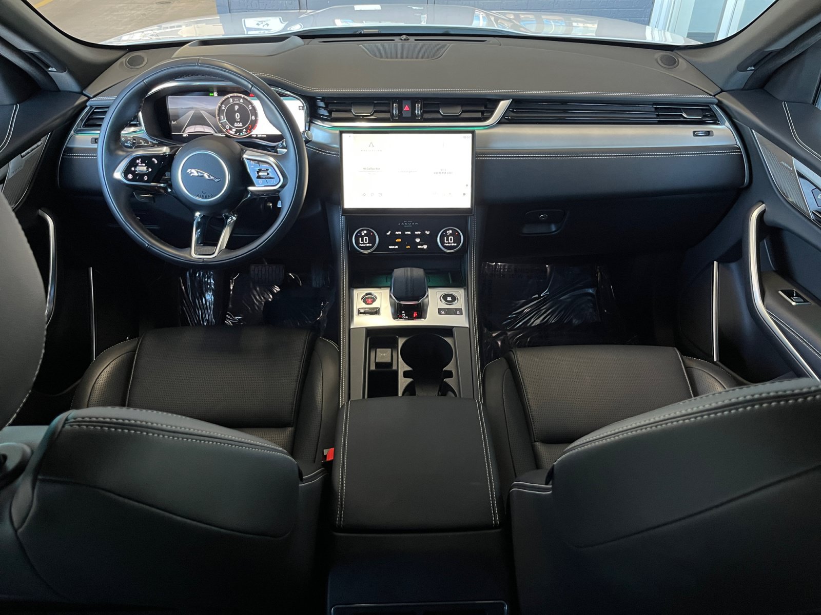 Certified 2026 Jaguar F-PACE R-Dynamic S AWD/4WD image 19