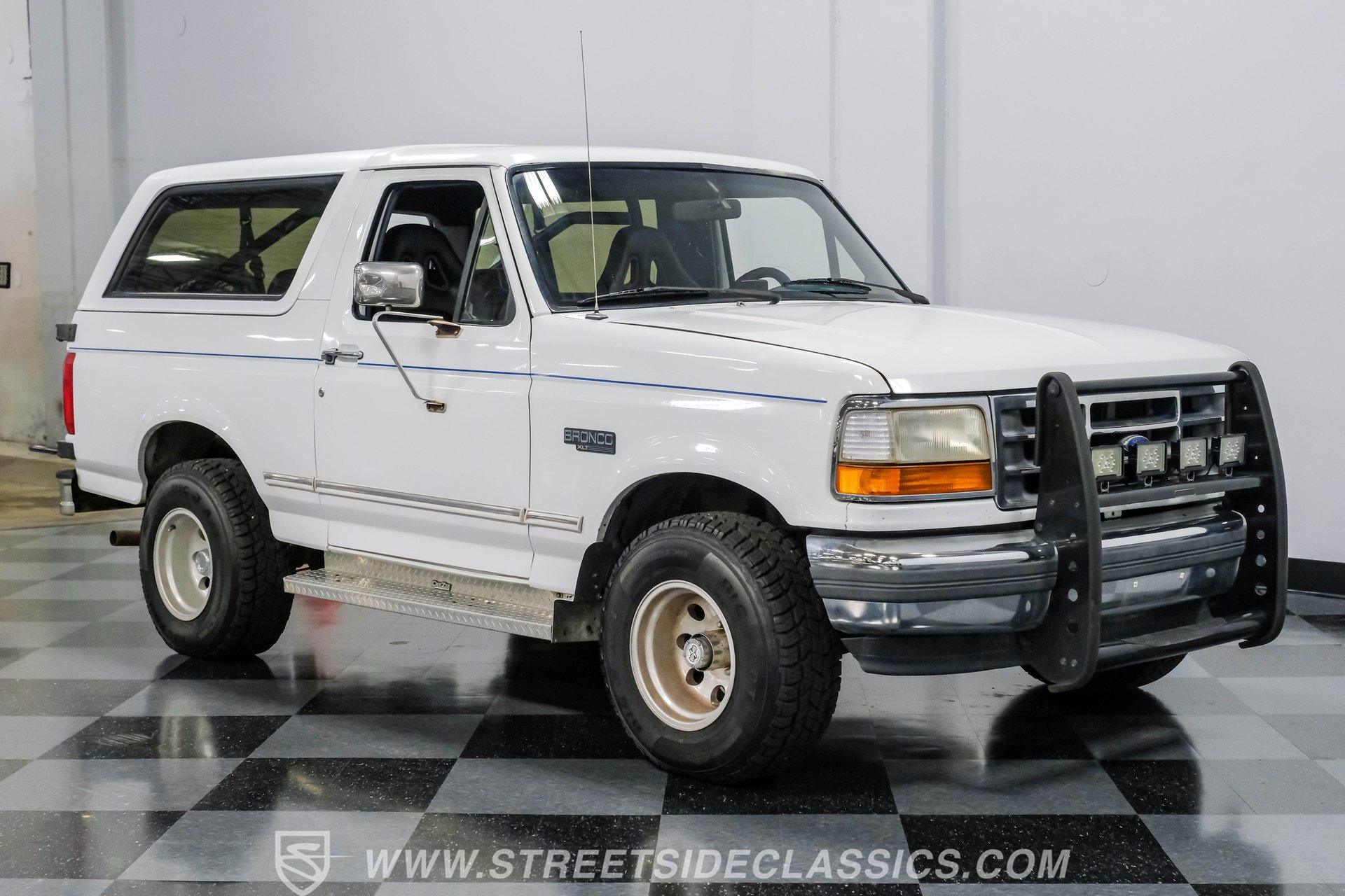 Used 1994 Ford Bronco XLT image 14
