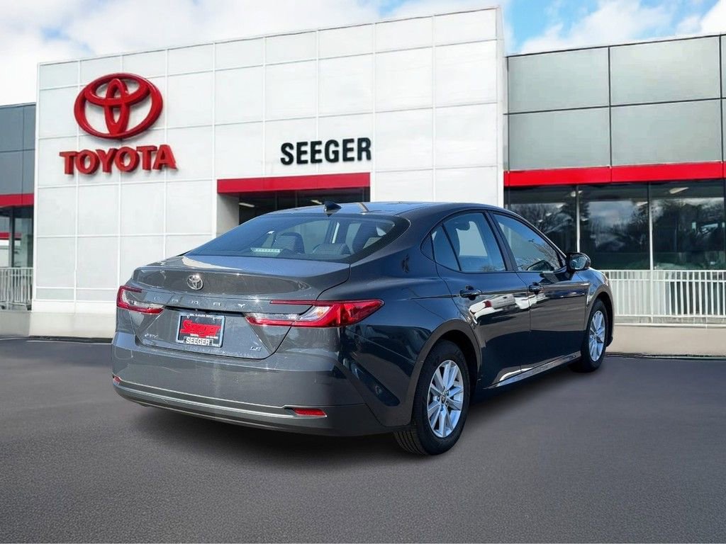 Used 2025 Toyota Camry LE image 3