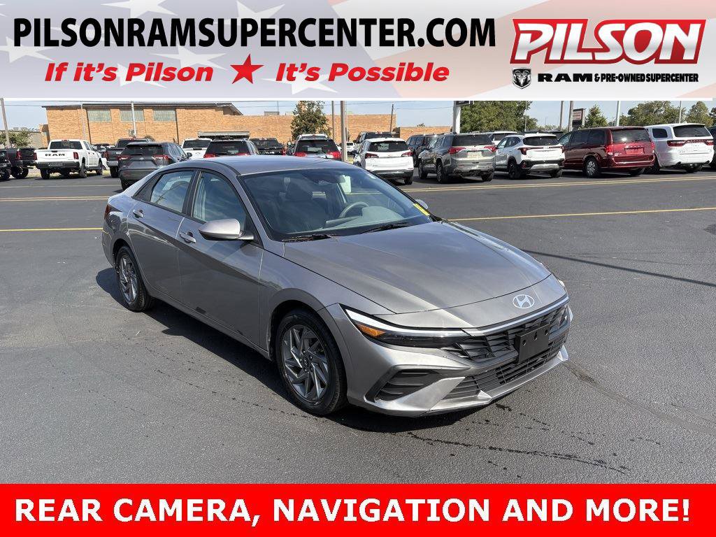 Used 2024 Hyundai Elantra SEL image 1