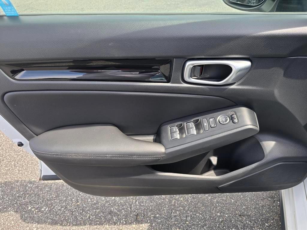 Used 2024 Honda Civic EX-L image 11