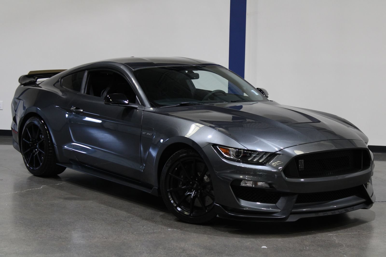 Used 2017 Ford Mustang Shelby GT350 w/ Electronics Package RWD image 2