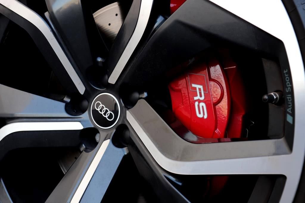 Used 2021 Audi RS Q8 w/ Black Optic Package AWD/4WD image 92