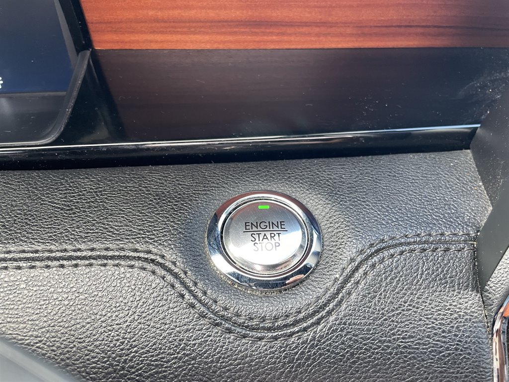 Used 2019 Lincoln Navigator L Select AWD/4WD image 42