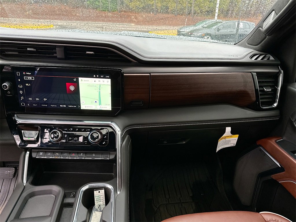 Used 2024 GMC Sierra 2500 Denali Ultimate image 19