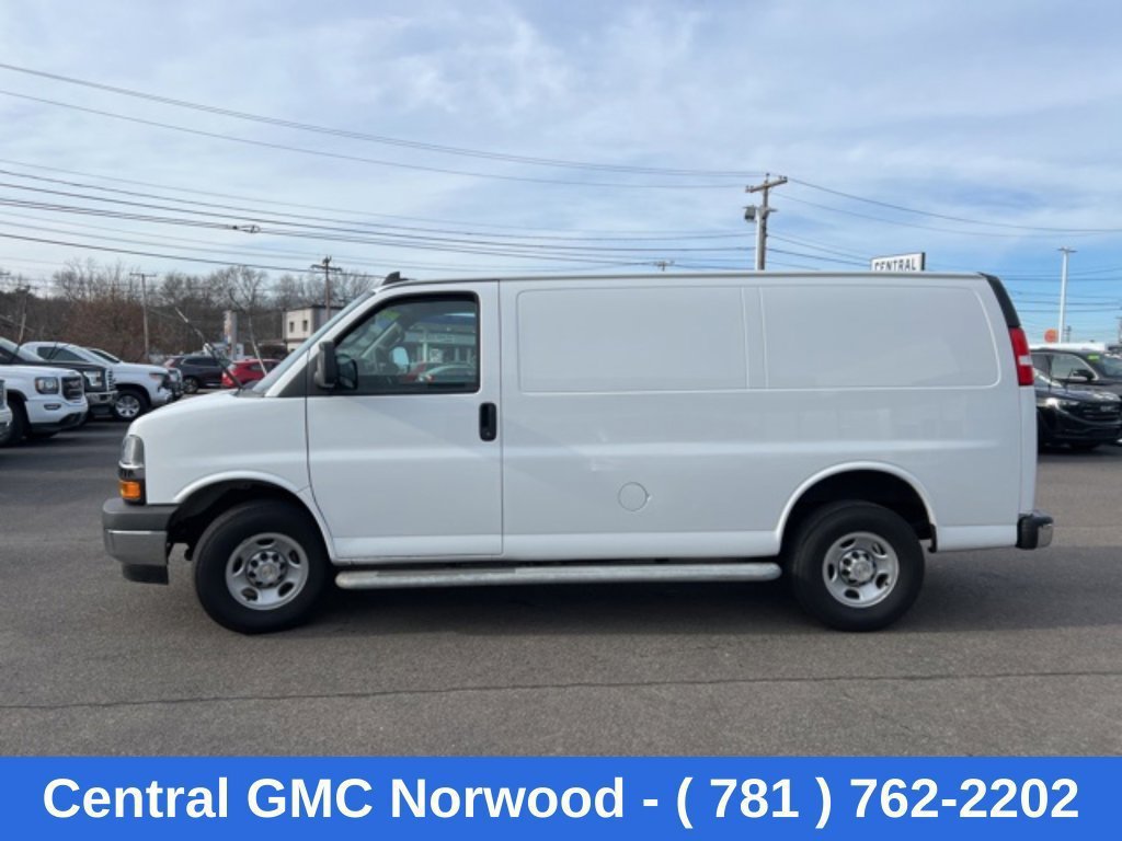 Used 2025 Chevrolet Express 2500 w/ Driver Convenience Package RWD image 4
