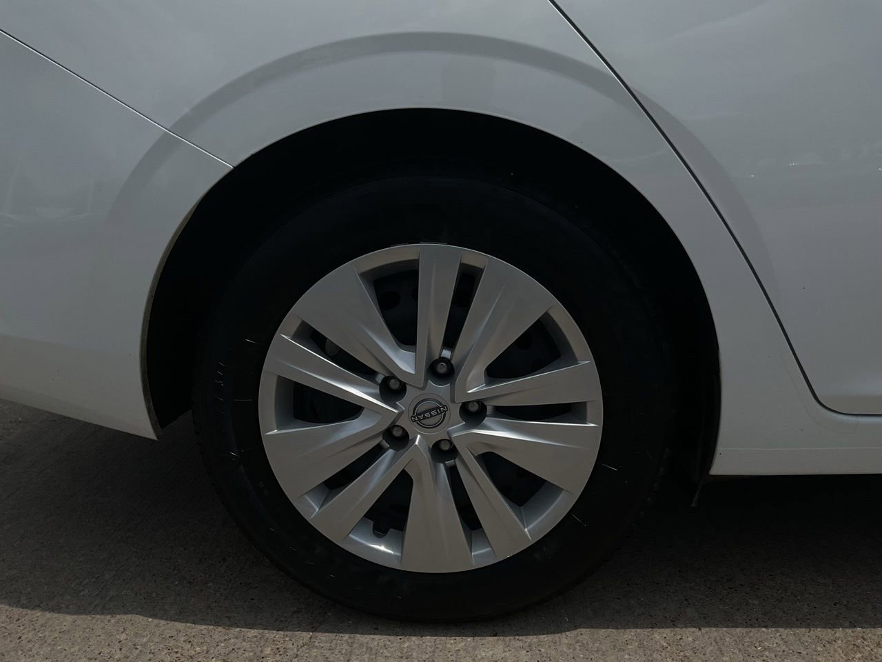 Used 2025 Nissan Sentra S FWD image 8