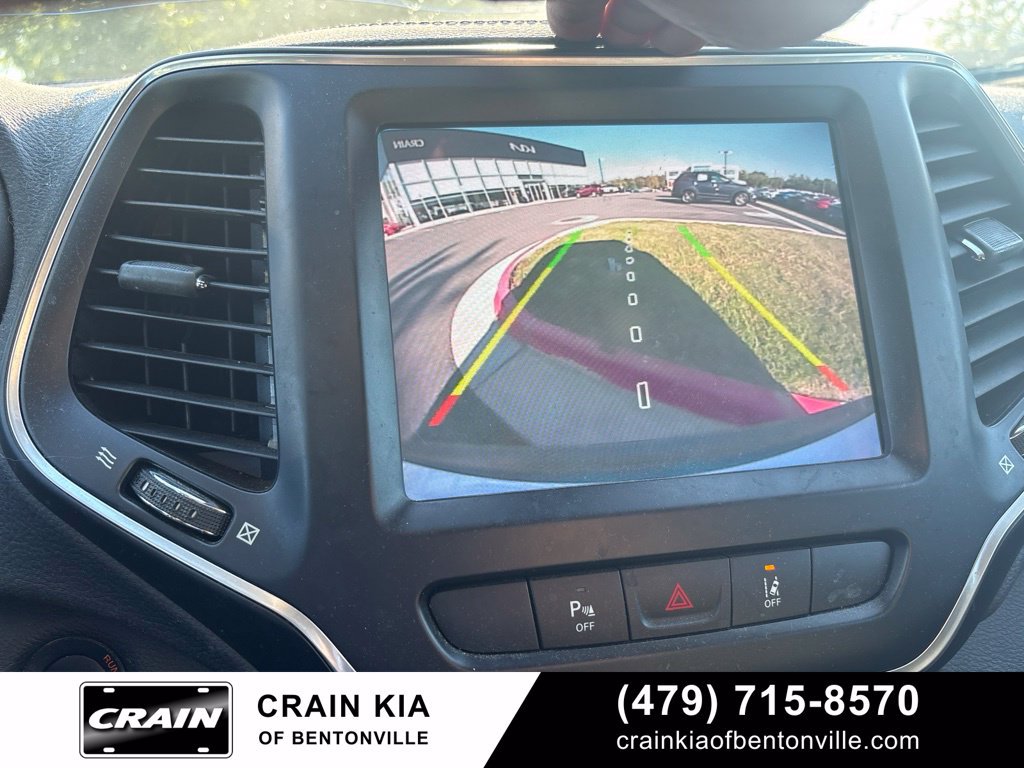 Used 2021 Jeep Cherokee Latitude Lux w/ Comfort/Convenience Group AWD/4WD image 20