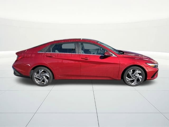 Certified 2025 Hyundai Elantra Limited image 7