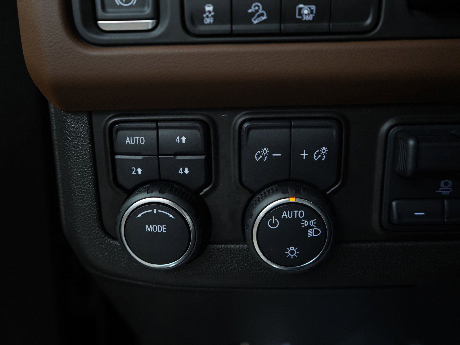 Used 2024 Chevrolet Suburban High Country w/ Premium Package image 27