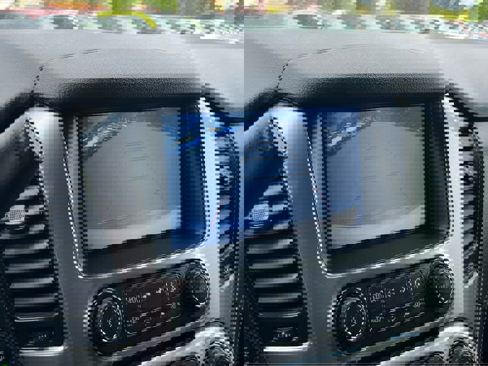 Used 2020 Chevrolet Suburban Premier image 38