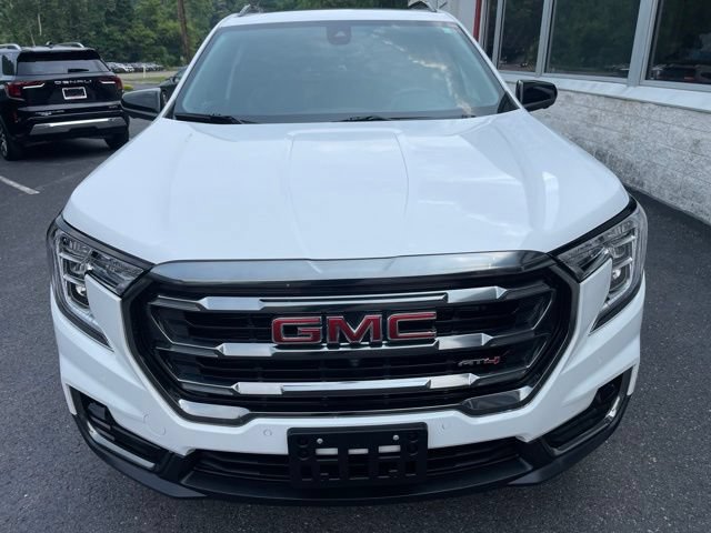 Used 2024 GMC Terrain AT4 w/ Tech Package AWD/4WD image 3