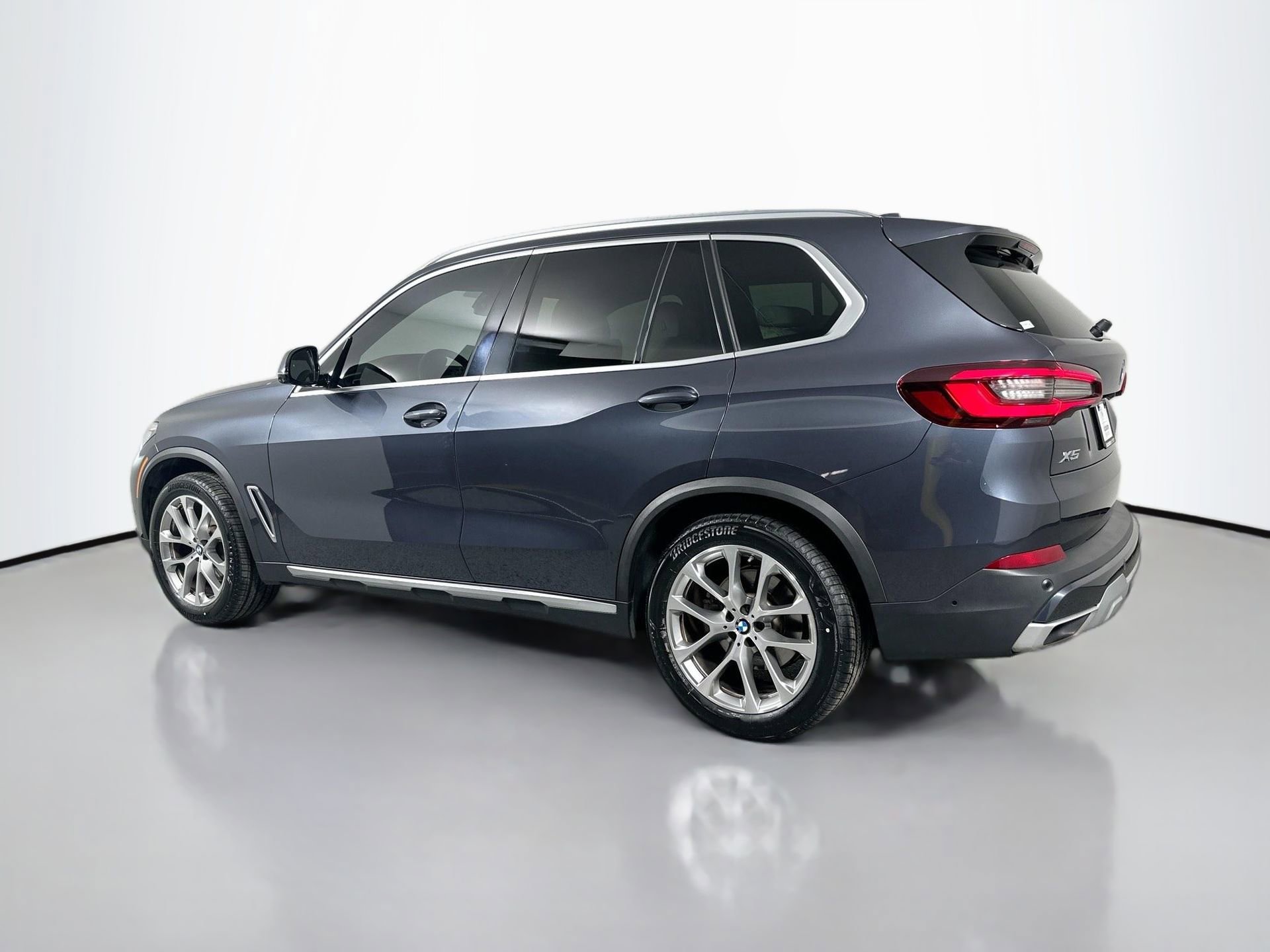 Used 2021 BMW X5 sDrive40i w/ Parking Assistance Package image 8