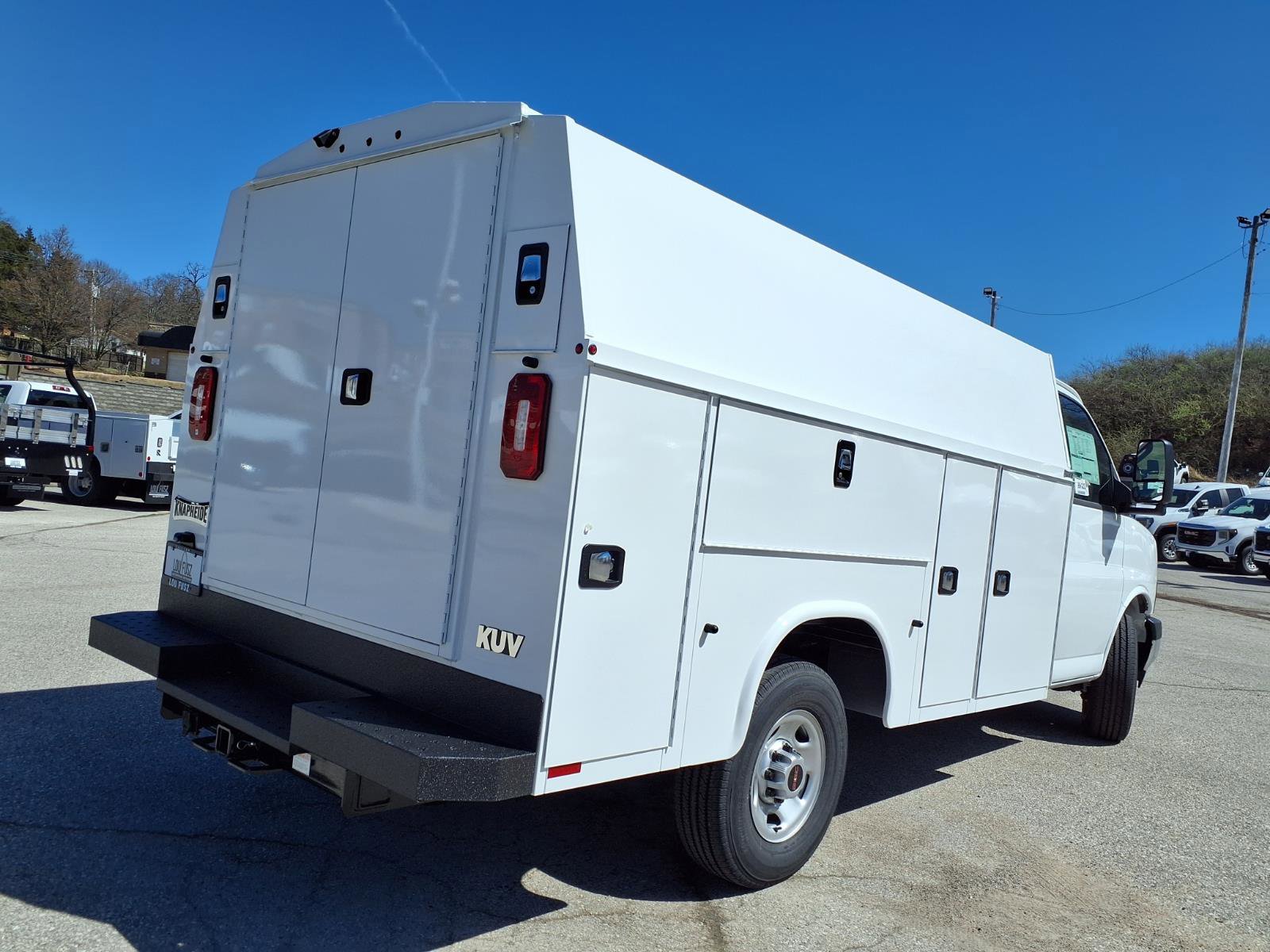 New 2025 GMC Savana 3500 w/ Power Convenience Package RWD image 19